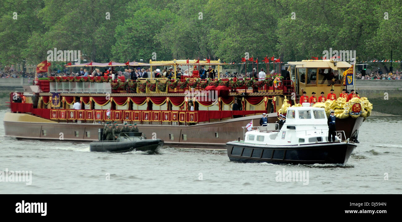 Il Royal Barge il diamante della regina fiume giubilare Pageant flottiglia di Londra - Inghilterra - 03.06.12 Foto Stock