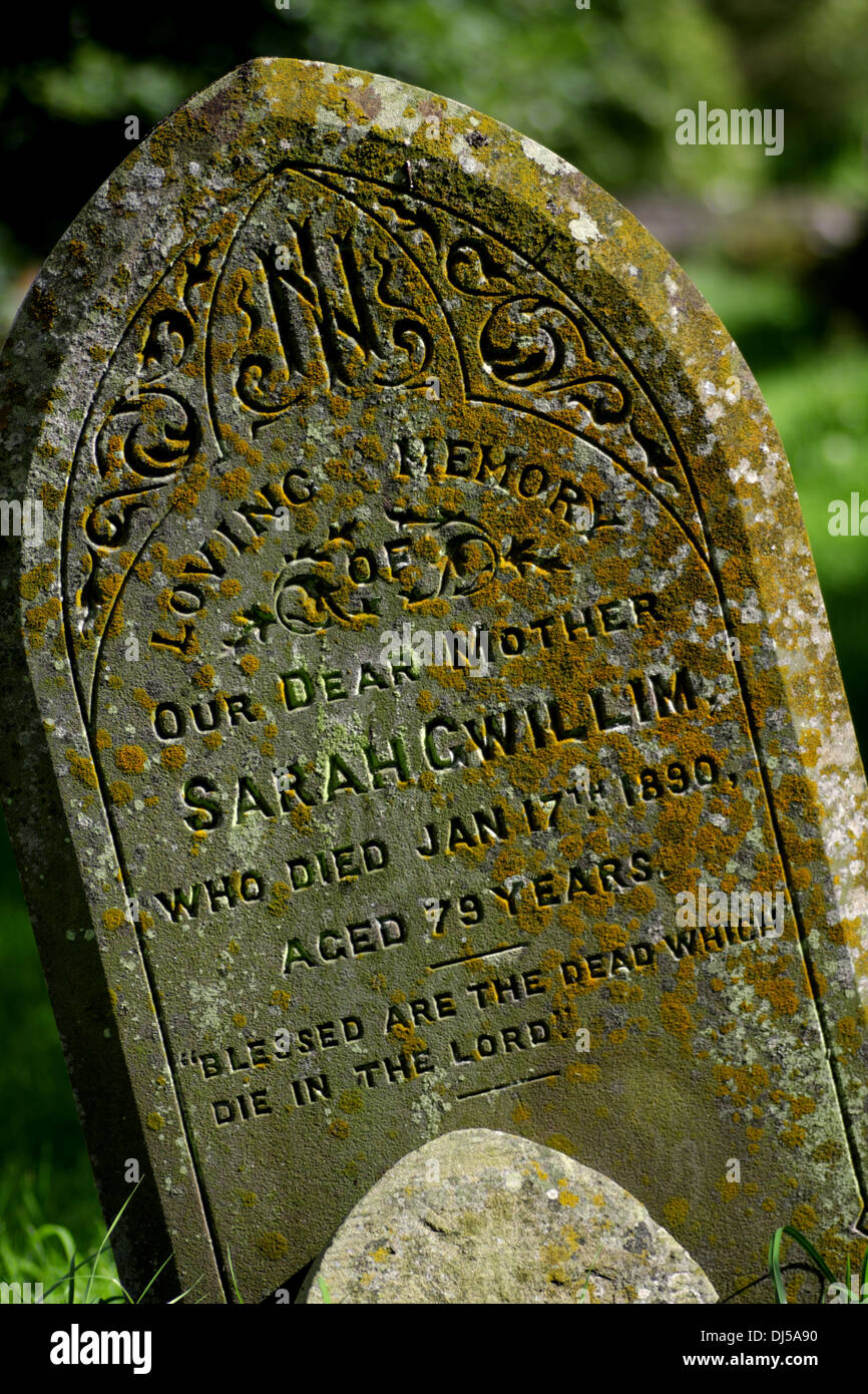 Lapidi del cimitero di Abbey Dore, Golden Valley, Herefordshire, England, Regno Unito Foto Stock