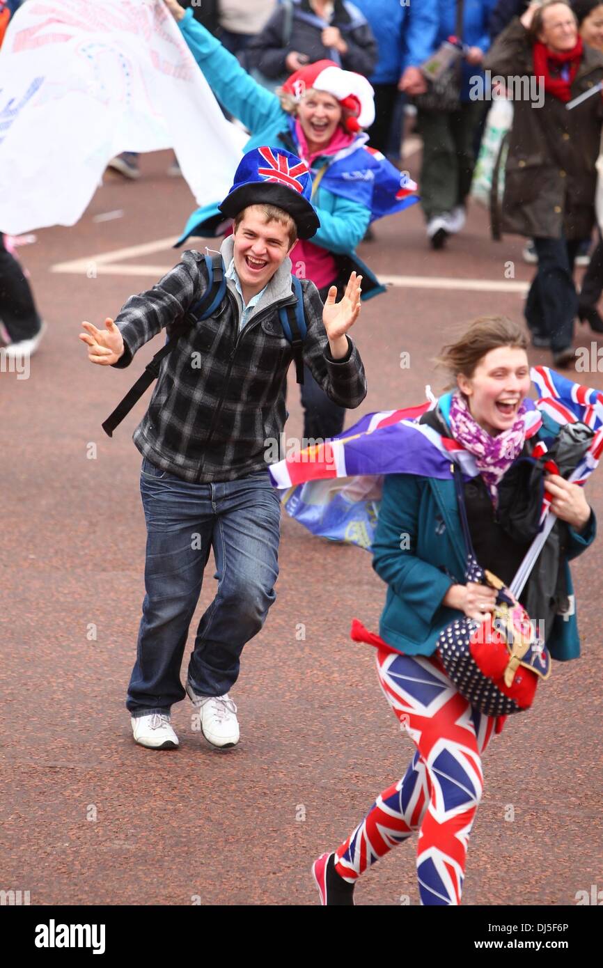 L'atmosfera della famiglia reale sul balcone di Buckingham Palace dopo il diamante della regina processione giubilare Londra Inghilterra - 05.06.12 Foto Stock