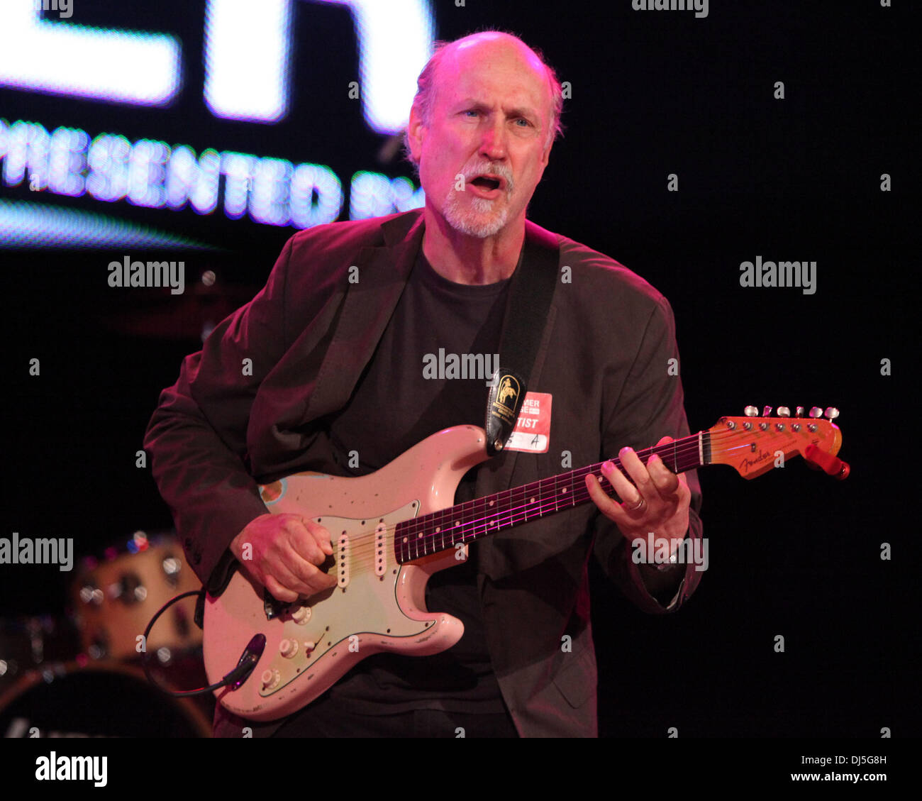 John Scofield 2012 City Parks Foundation Summerstage Gala - "La musica di Jimi Hendrix' - al riquadro Rumsey, Central Park di New York City, Stati Uniti d'America - 05.06.12 Foto Stock