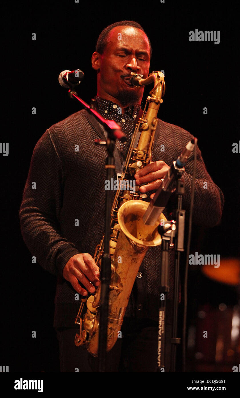 Karl Denson 2012 City Parks Foundation Summerstage Gala - "La musica di Jimi Hendrix' - al riquadro Rumsey, Central Park di New York City, Stati Uniti d'America - 05.06.12 Foto Stock