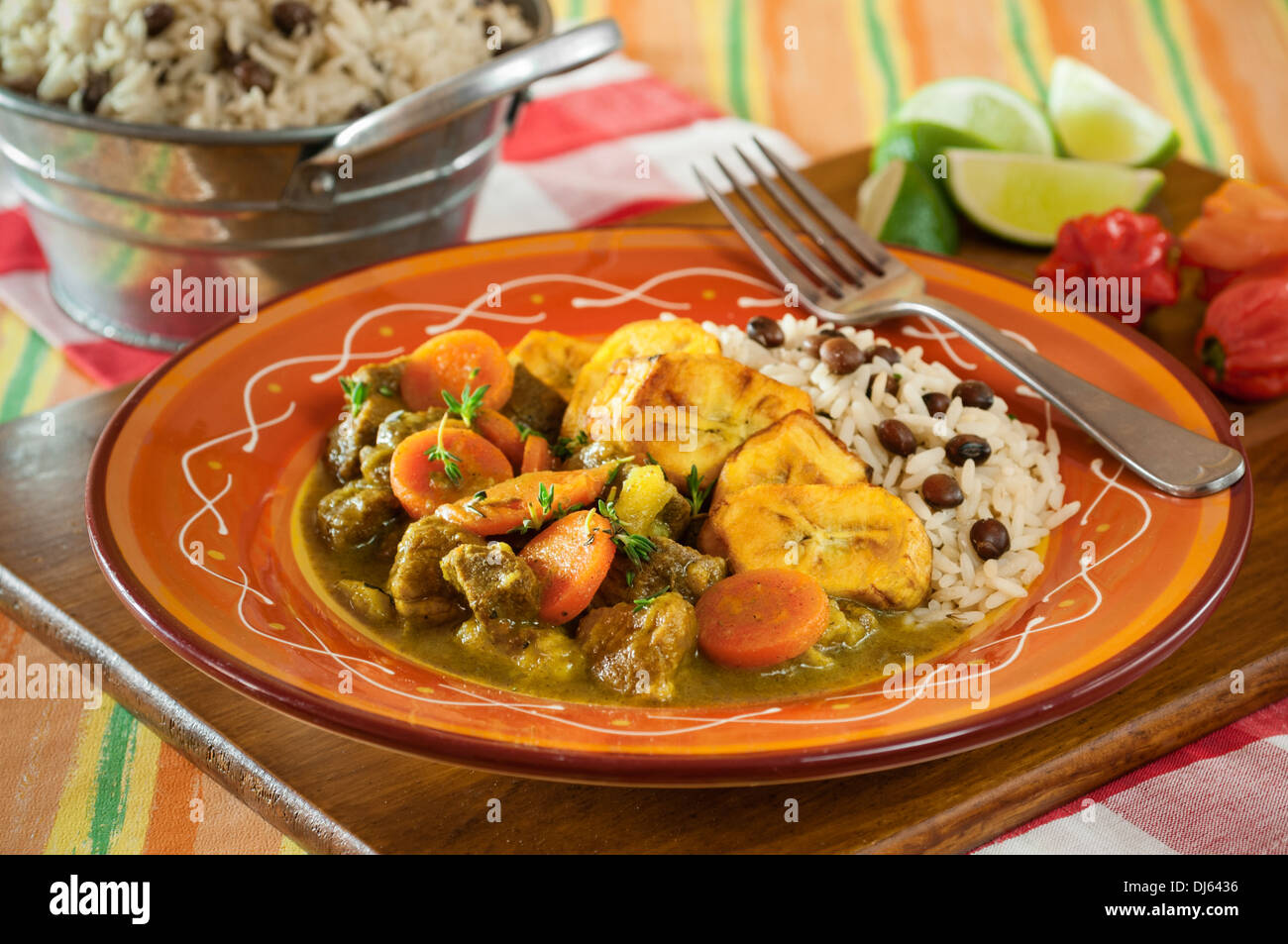 Capra di curry con riso e piselli gungo. Giamaica cibo Foto Stock