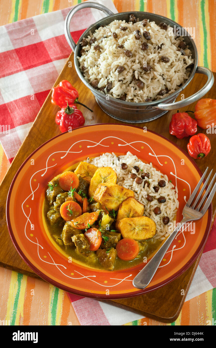 Capra di curry con riso e piselli gungo. Giamaica cibo Foto Stock