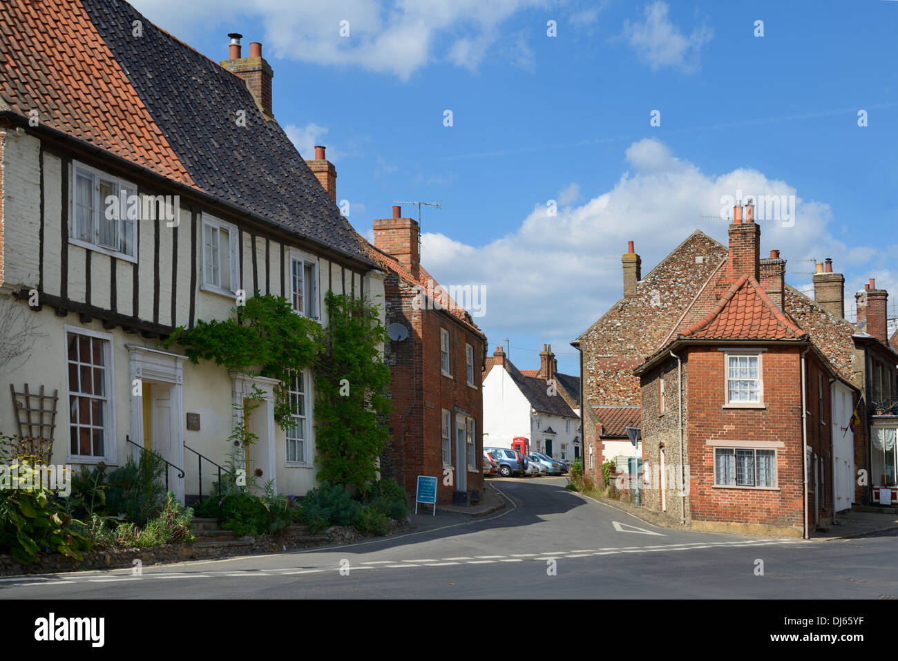 Legname medievale incorniciata house, mercato del venerdì, Little Walsingham, Norfolk, Inghilterra, Regno Unito, Gran Bretagna, Europa Foto Stock