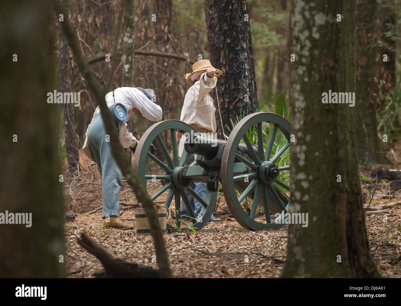 I soldati USA ricreando la seconda guerra Seminole durante il nativo americano al Festival stato Oleno Park in North Florida. Foto Stock