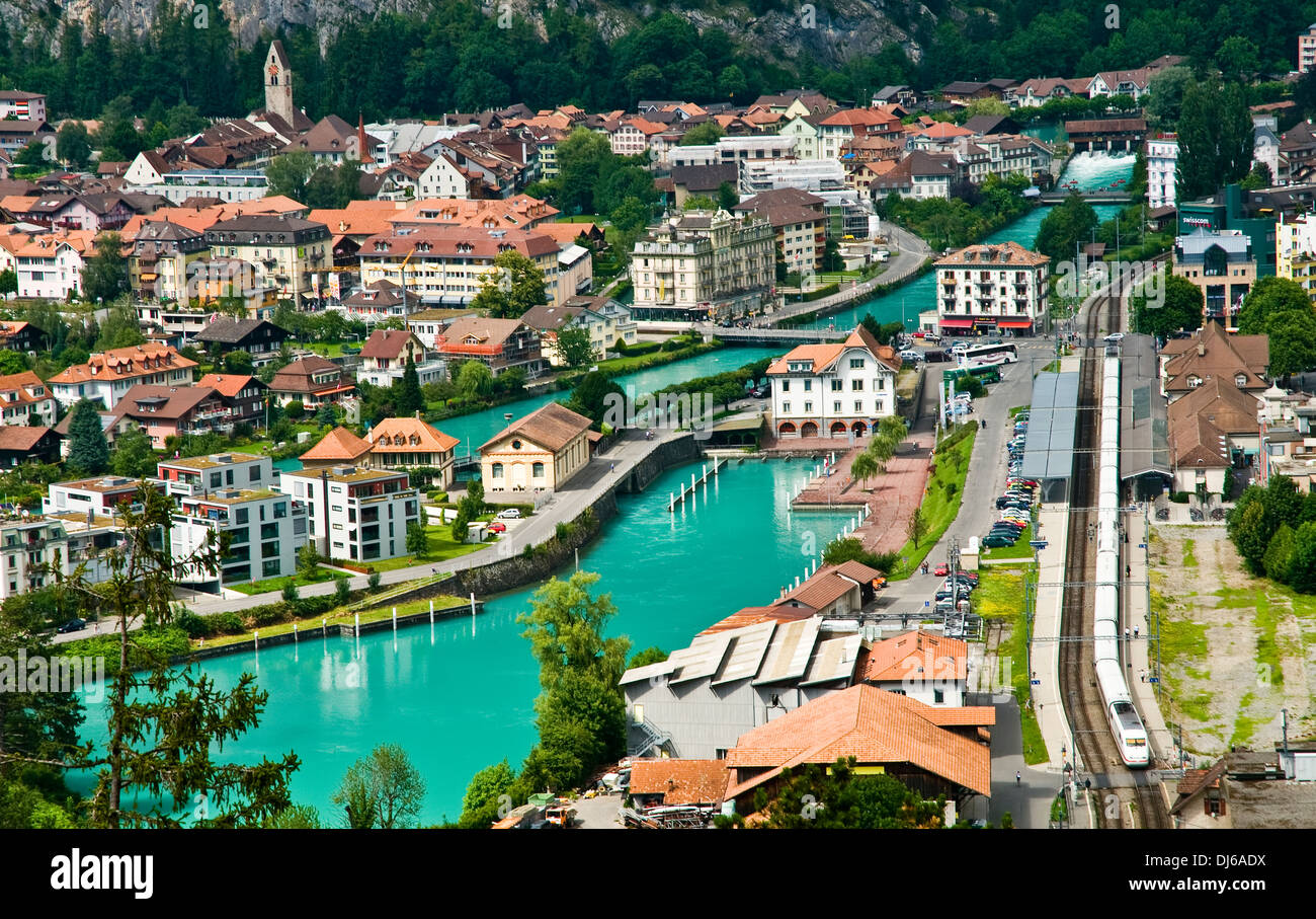 L'Europa. La Svizzera, Canton Berna. Oberland Bernese, Interlaken. Aare, collegamento tra laghi e Brienzersee Thunersee Foto Stock