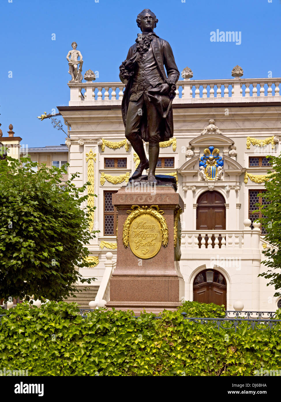 Goethe monumento nella parte anteriore della vecchia borsa in Leipzig, in Sassonia, Germania Foto Stock
