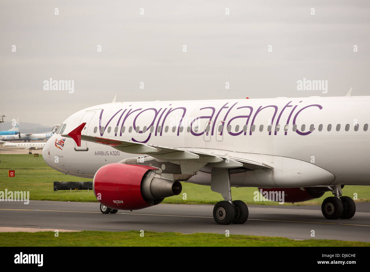 Un Virgin Atlantic aereo all'Aeroporto di Manchester, UK. Foto Stock