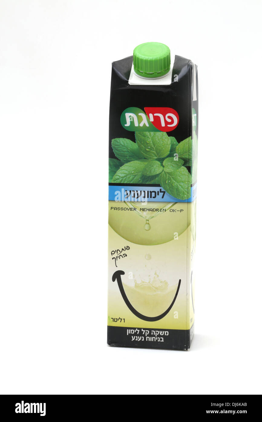 Scatola di cartone Prigat di menta succo di limone Kosher per la Pasqua Foto Stock