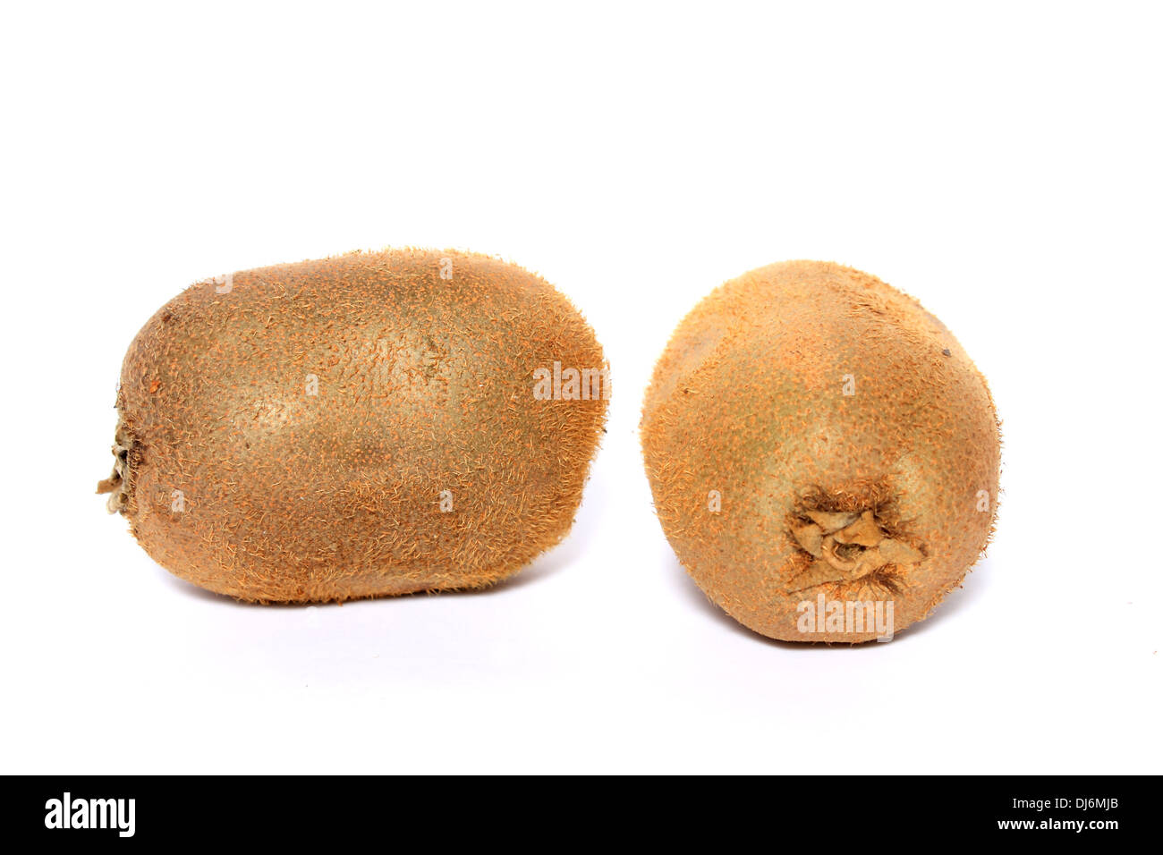 Dolce isolato kiwi su sfondo bianco. Изолированные сладкие плоды киви на белом фоне Foto Stock