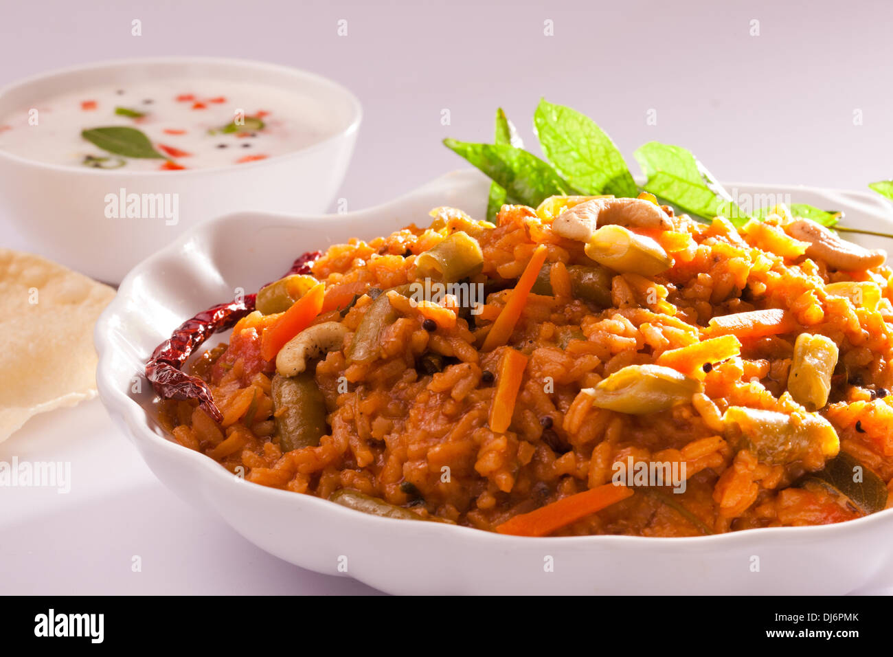Riso bhat - riso bhat è una combinazione di verdure, riso e lenticchie. Foto Stock