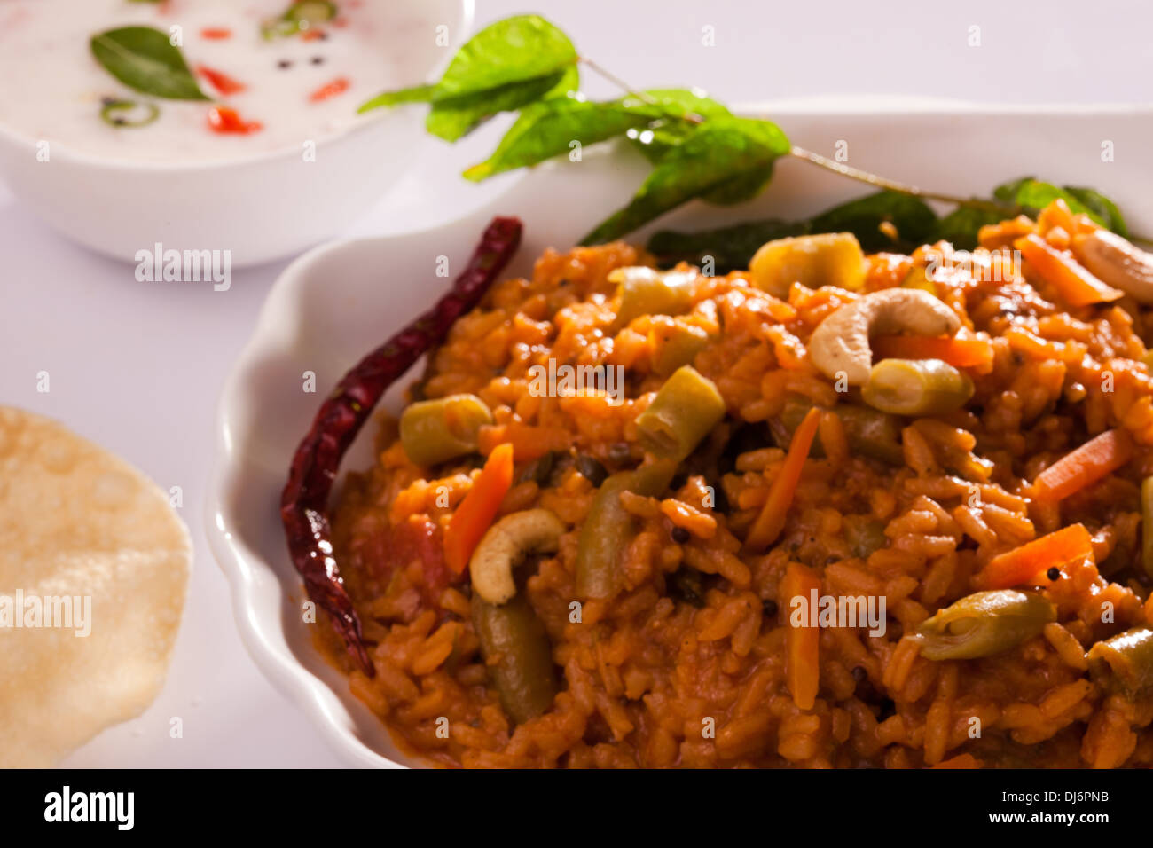 Riso bhat - riso bhat è una combinazione di verdure, riso e lenticchie. Foto Stock