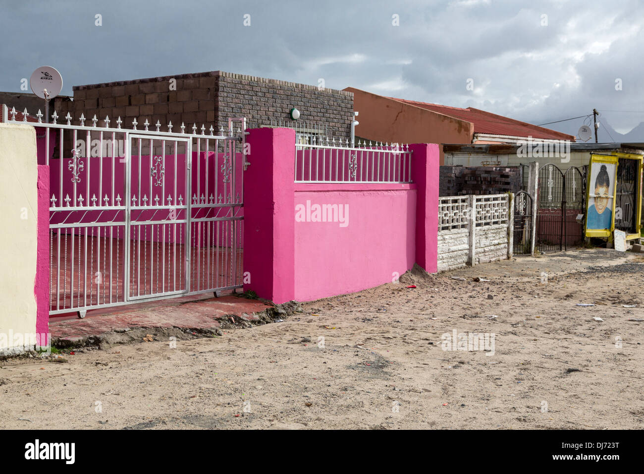 Sud Africa, Cape Town. Middle-class case di Guguletu Township. Foto Stock
