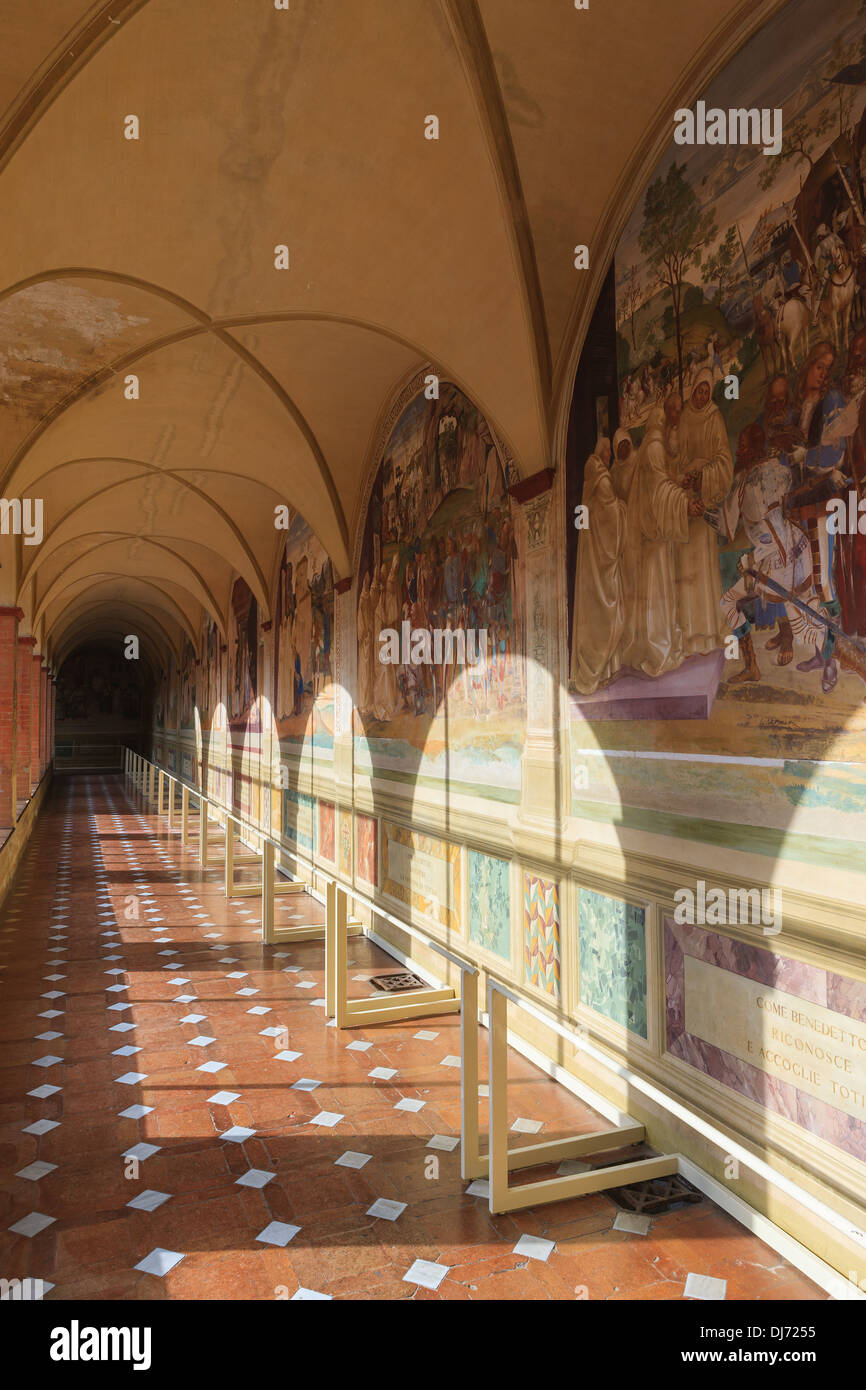 L'Abbazia di Monte Oliveto Maggiore è un grande monastero benedettino della regione Toscana Foto Stock