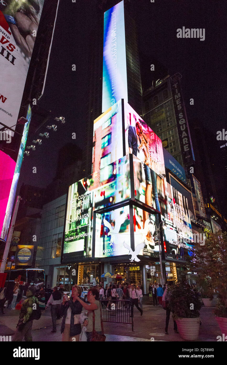Times Square di notte, New York 2013 Foto Stock