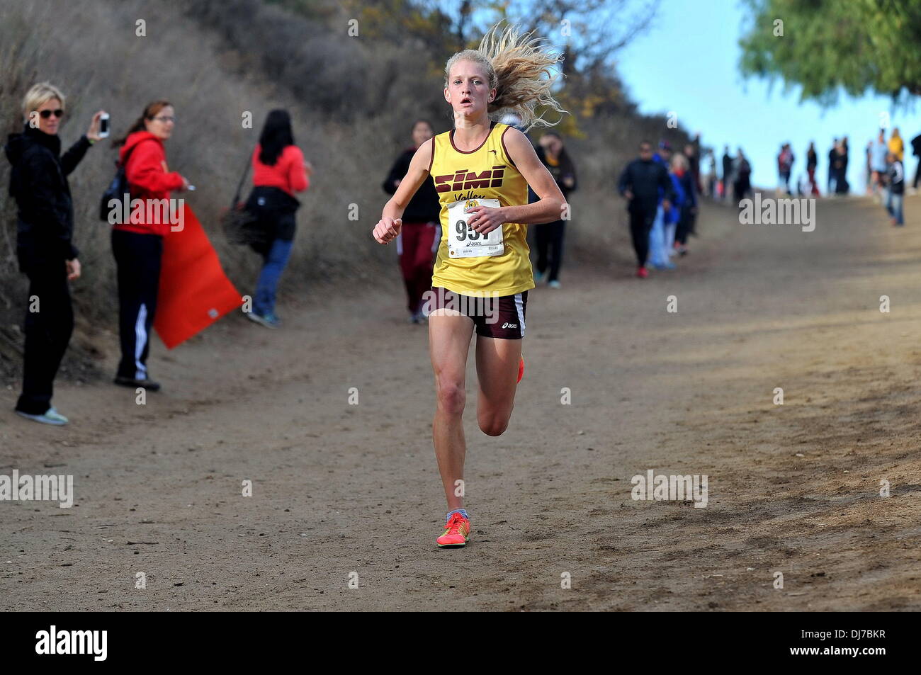 Novembre 23 2013 Walnut, CA.Simi Valley High School di Sarah Baxter, uno dei top ragazze corridori nella nazione, corre al suo quarto dritto CIF-sezione meridionale finali di campionato con un tempo di 16:21 a Mt. San Antonio College in noce, California. Baxter, che ha annunciato la settimana scorsa lei parteciperà alla University of Oregon, ha portato la sua squadra per il CIF-sezione meridionale divisione 2 campionato e sarà eseguito in stato di CIF soddisfare il sabato, nov. 30 a Woodward Park Fresno, in California. Josh Thompson/Cal Sport Media Foto Stock