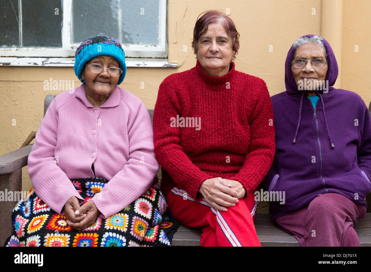 Sud Africa, Cape Town. Tre Signori, i residenti della casa di Noè Assisted Living Facility. Foto Stock