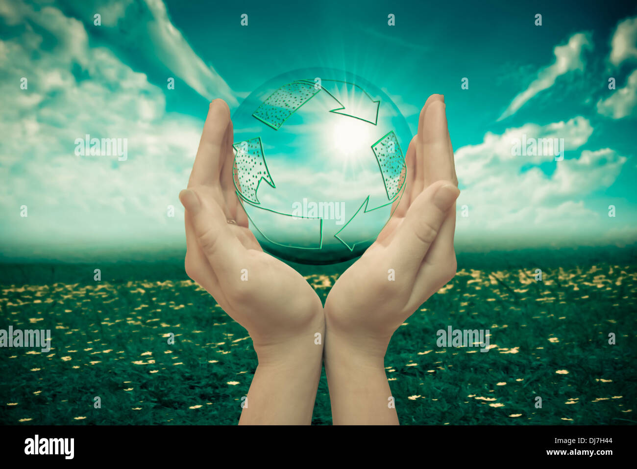 Mano Azienda bolla con salvare la terra, il concetto di ambiente Foto Stock