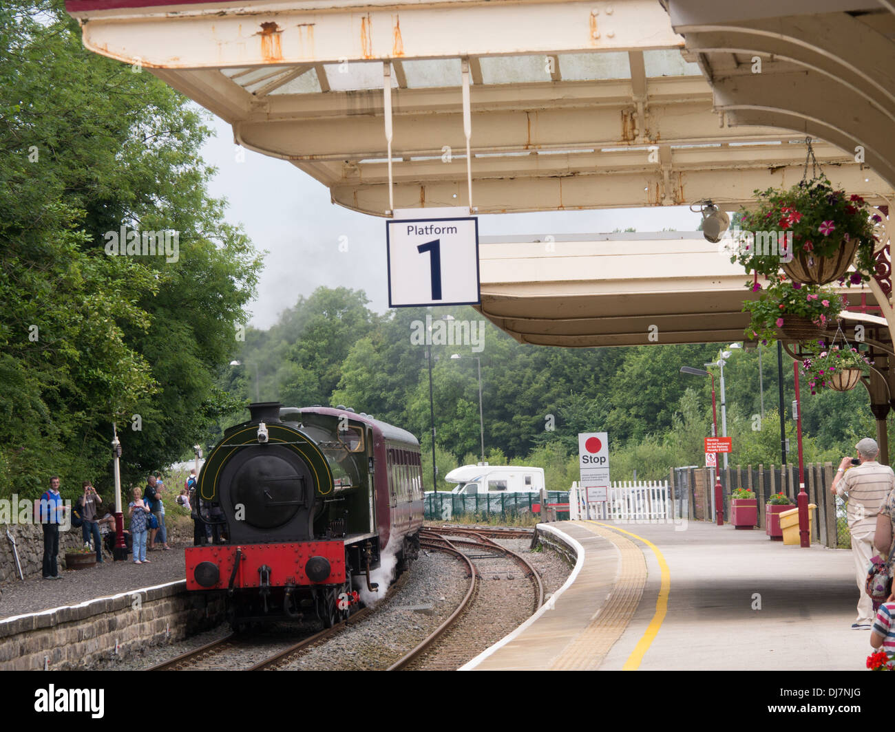 MATLOCK stazione ferroviario di picco treno a vapore derbyshire Foto Stock