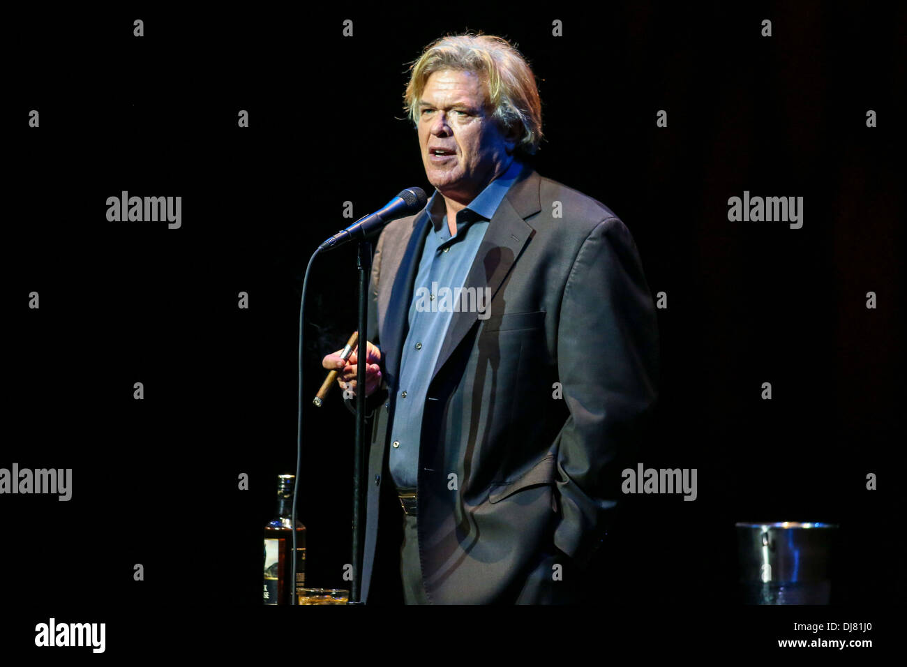 RON WHITE porta il suo Tour 2013-2014 alla Durham Performing Arts Center di Durham, NC. Foto Stock
