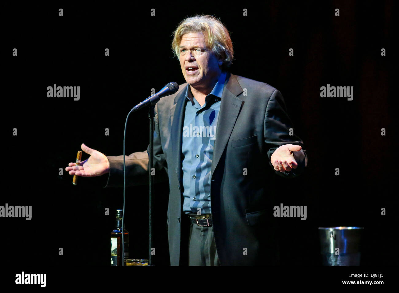 RON WHITE porta il suo Tour 2013-2014 alla Durham Performing Arts Center di Durham, NC. Foto Stock