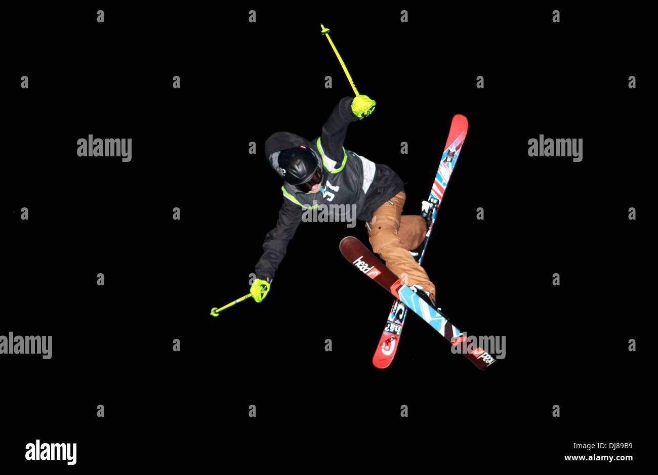 Vienna Austria. 23 Nov, 2013. Frigo Festival sci freestyle. Luca Schuler (SUI). Credit: Azione Plus immagini di sport/Alamy Live News Foto Stock