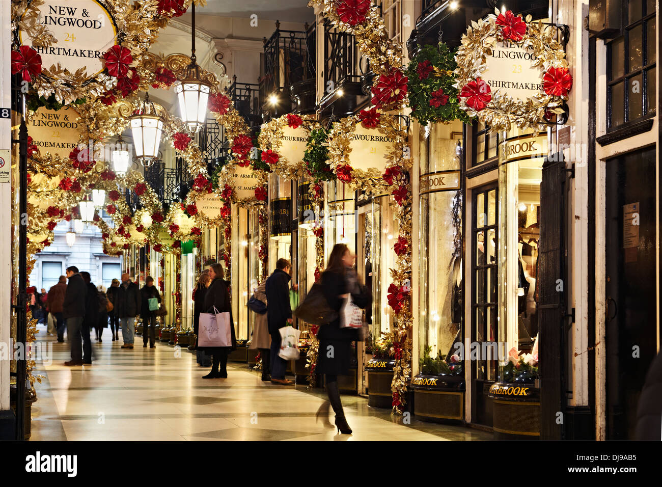 Picadilly Arcade, London, England, Regno Unito, dicembre 2010, Natale, shopping, l'inverno. Le immagini della laguna Foto Stock