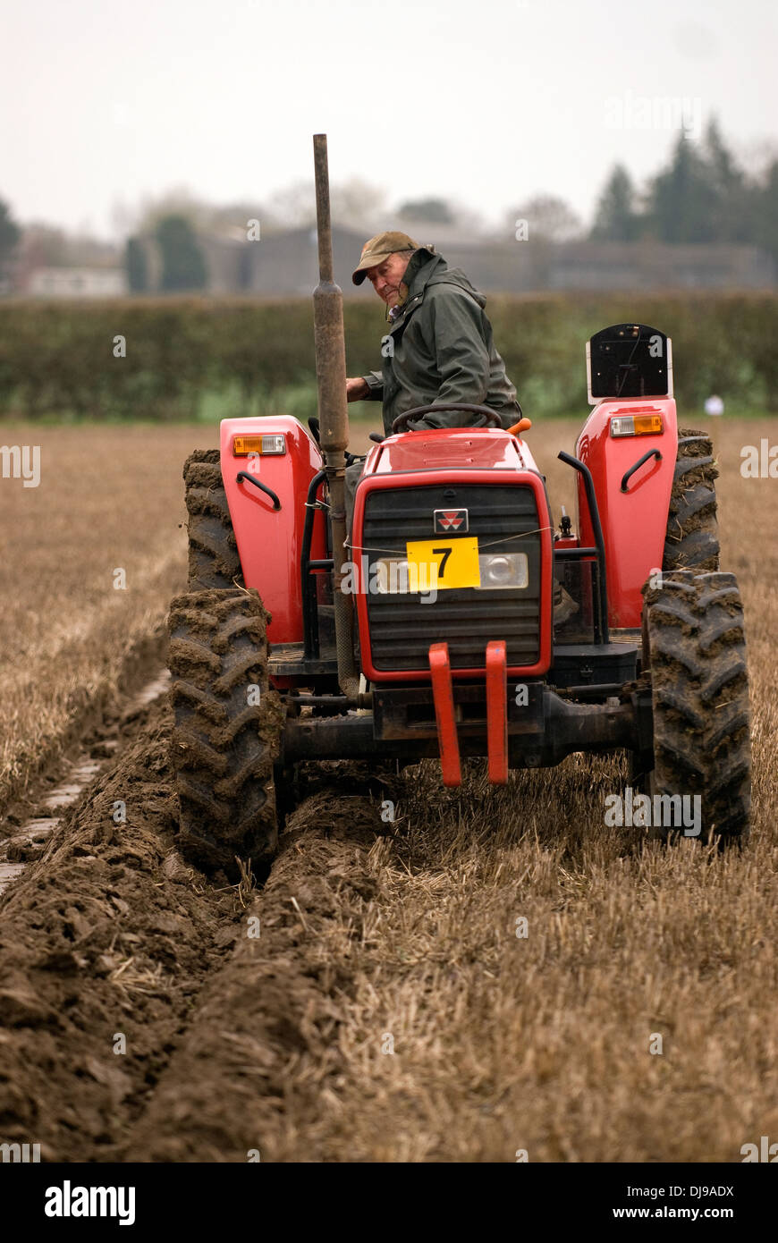 Nord est hants associazione agricola annuale match di aratura in corso, wyck farm, hampshire, Regno Unito. Foto Stock