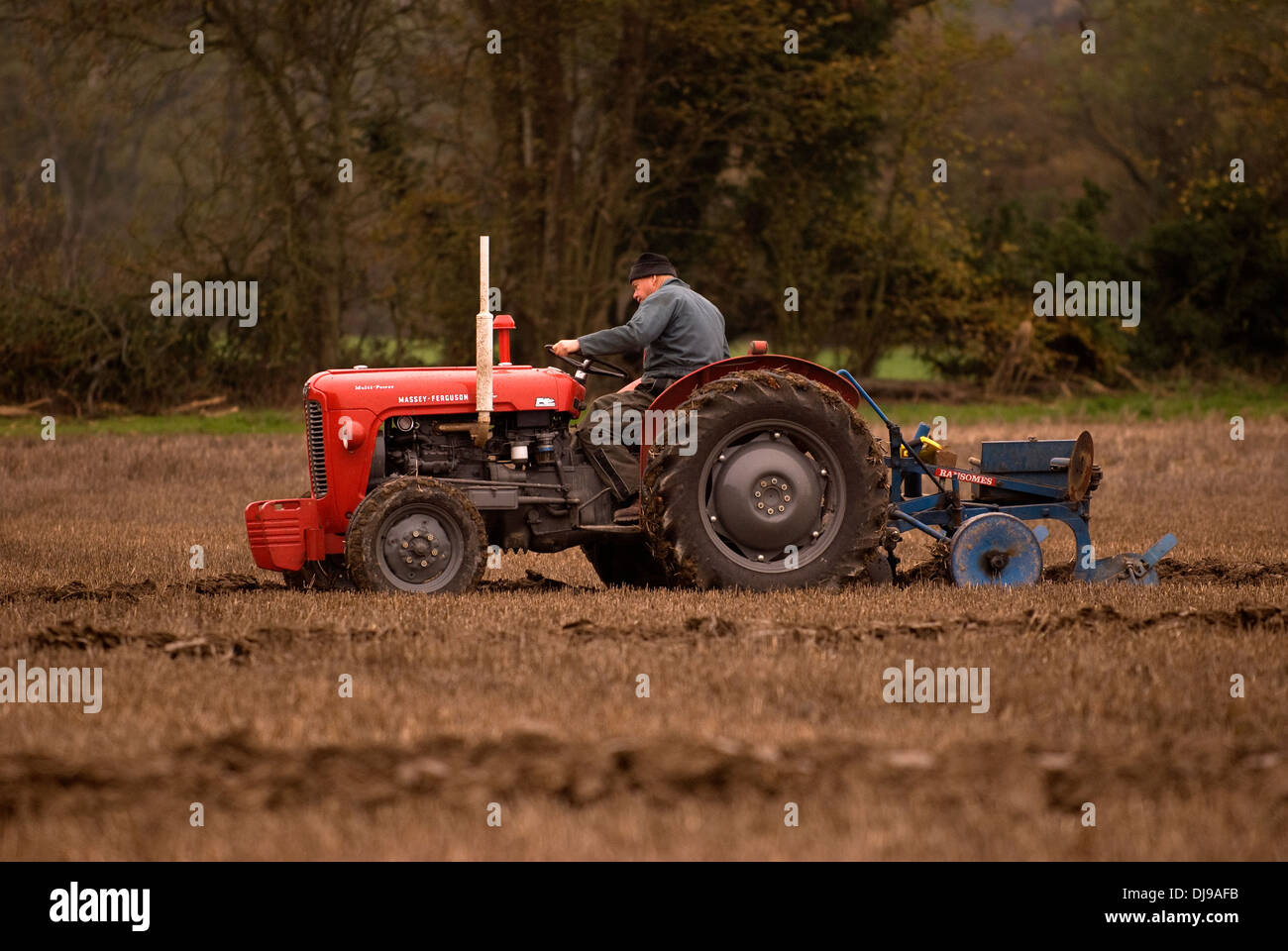 Nord est hants associazione agricola annuale match di aratura in corso, wyck farm, hampshire, Regno Unito. Foto Stock
