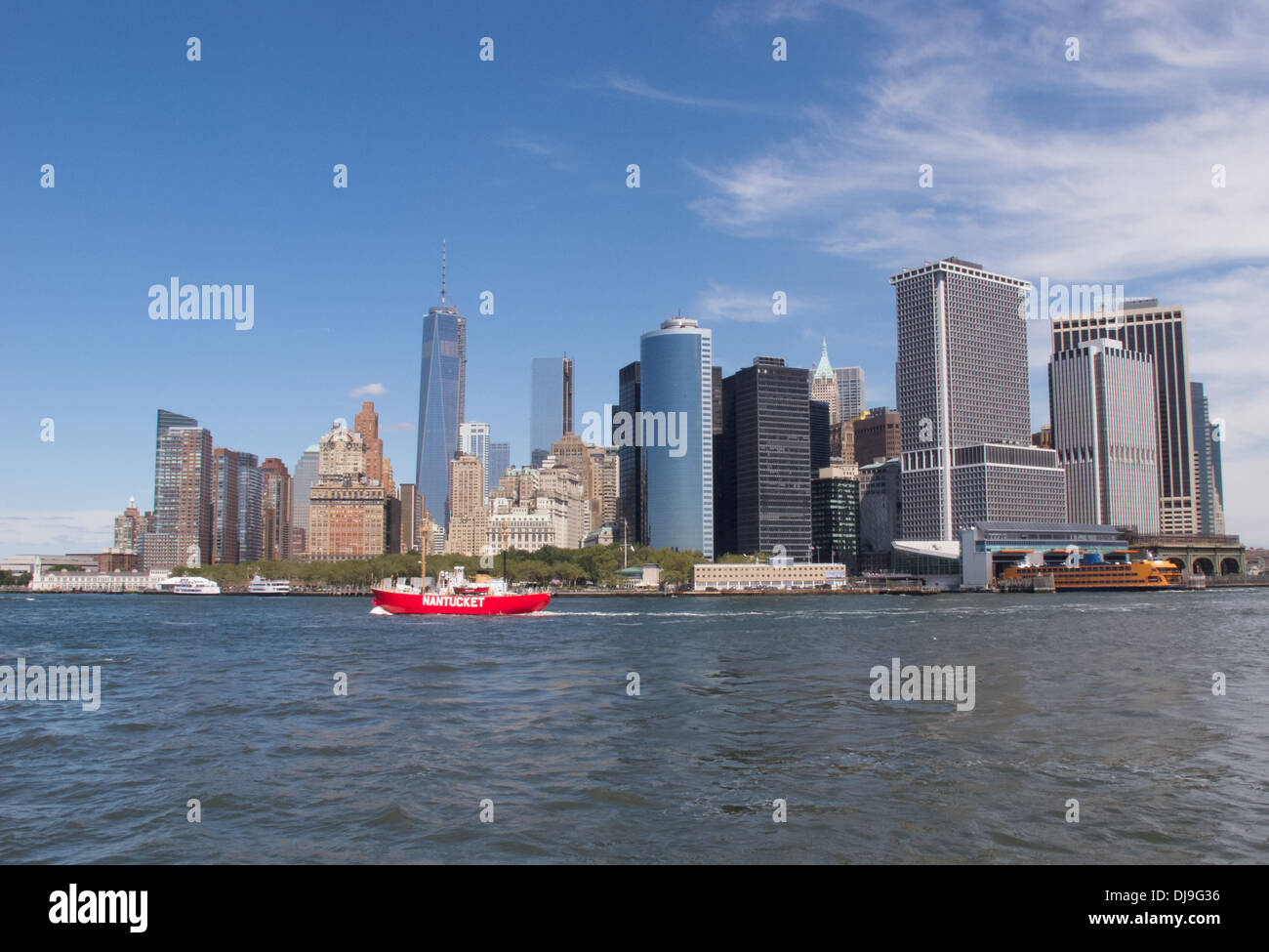 Punto meridionale di Manhattan come appare dall'acqua. Foto Stock