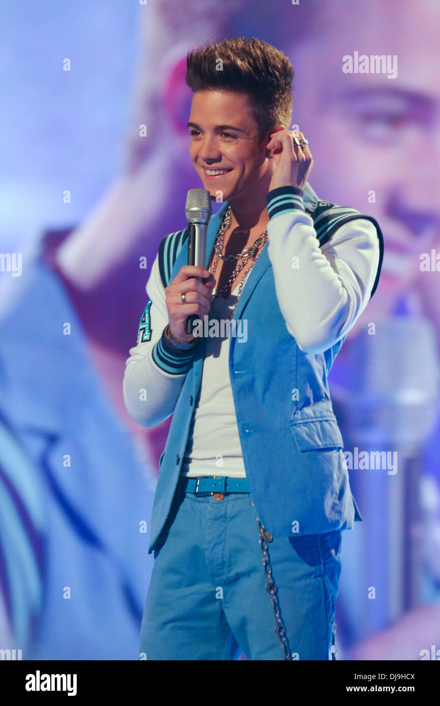 Luca Haenni tedesco su RTL TV show 'Deutschland sucht den Superstar' ('DSDS") a Coloneum studios. Colonia, Germania - 28.04.2012 Foto Stock