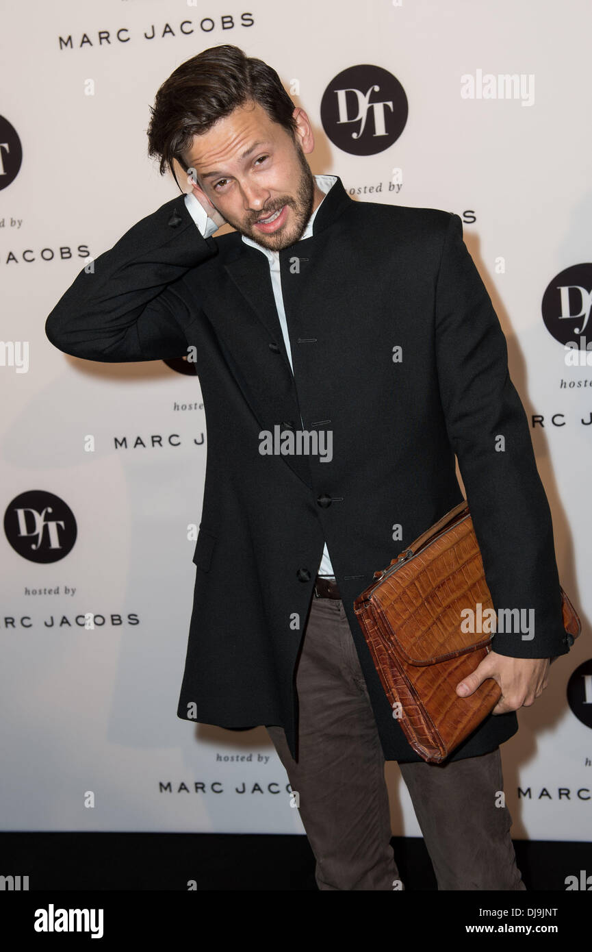 Franz Dinda presso il cocktail reception per l'apertura della mostra fotografica "designer per domani - Approfondimenti e prospettive" in Peek & Cloppenburg Weltstadthaus. Berlino, Germania - 03.05.2012 Foto Stock