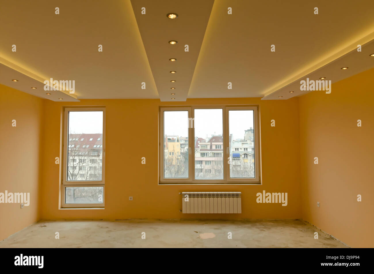 Aspetto del rinnovamento dipinta di fresco camera moderna con illuminazione a LED Foto Stock