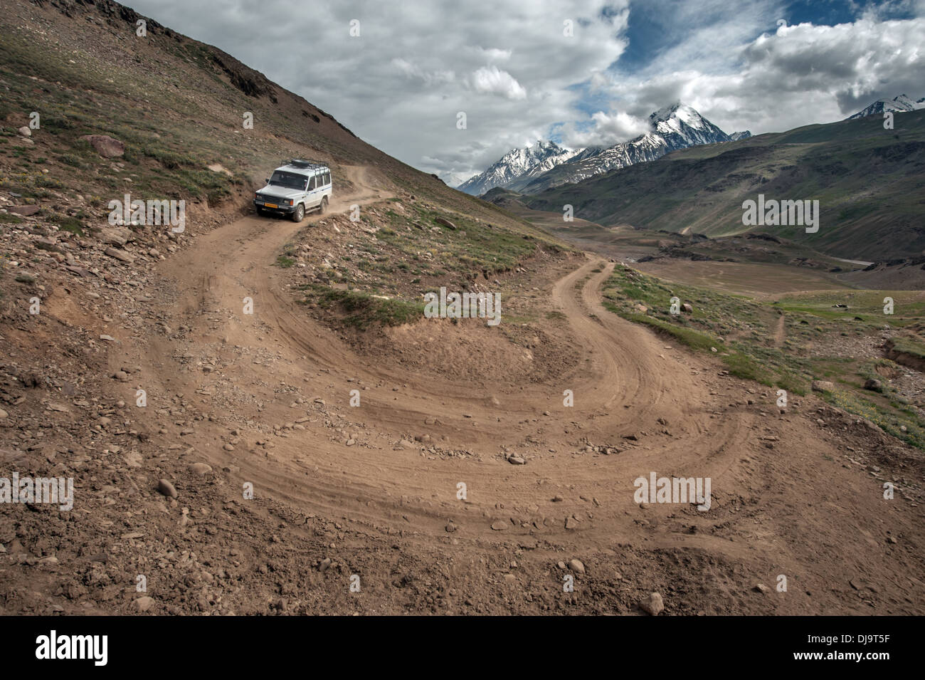 La strada in Himalaya mountain Foto Stock