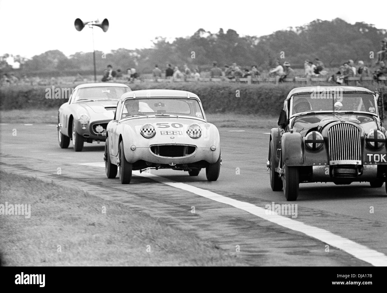 No50 Cirillo Simpson-Paul Hawkins' Austin-Healey Sebring Sprite Tourist Trophy, Goodwood, in Inghilterra il 20 agosto 1960. Foto Stock