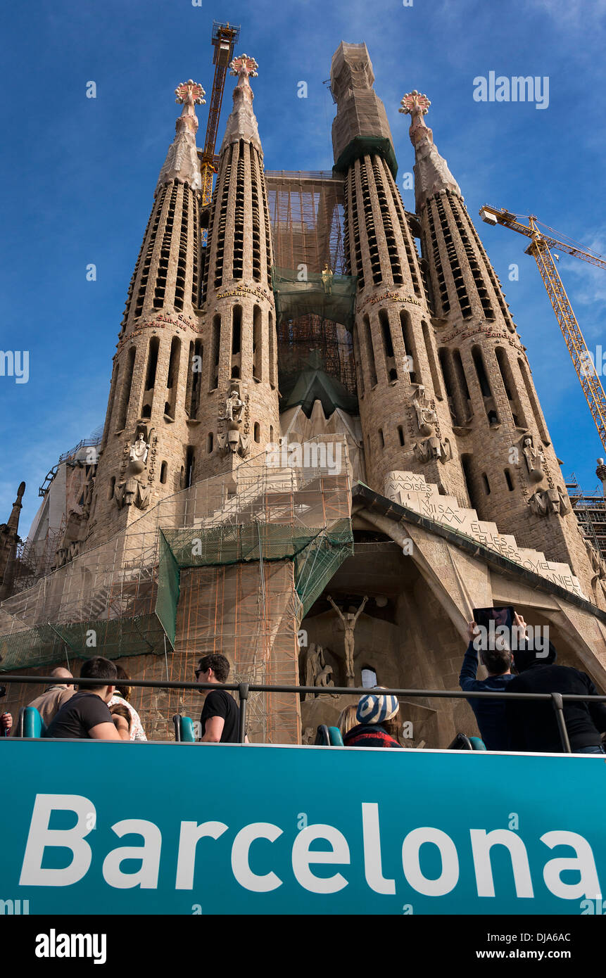 Facciata della passione, la Basilica della Sagrada Familia di Barcellona, Spagna Foto Stock