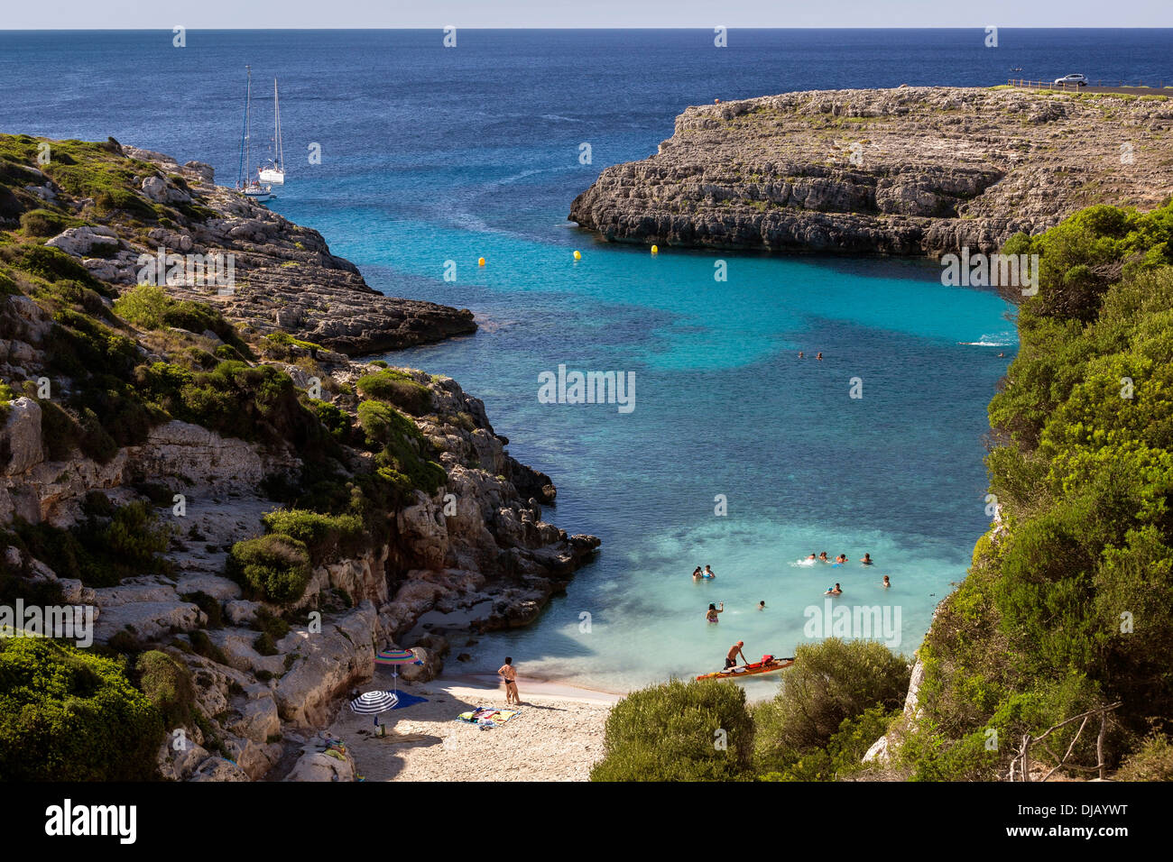 Spiaggia di Cala Binidali, Binidali, Minorca, Isole Baleari, Spagna Foto Stock