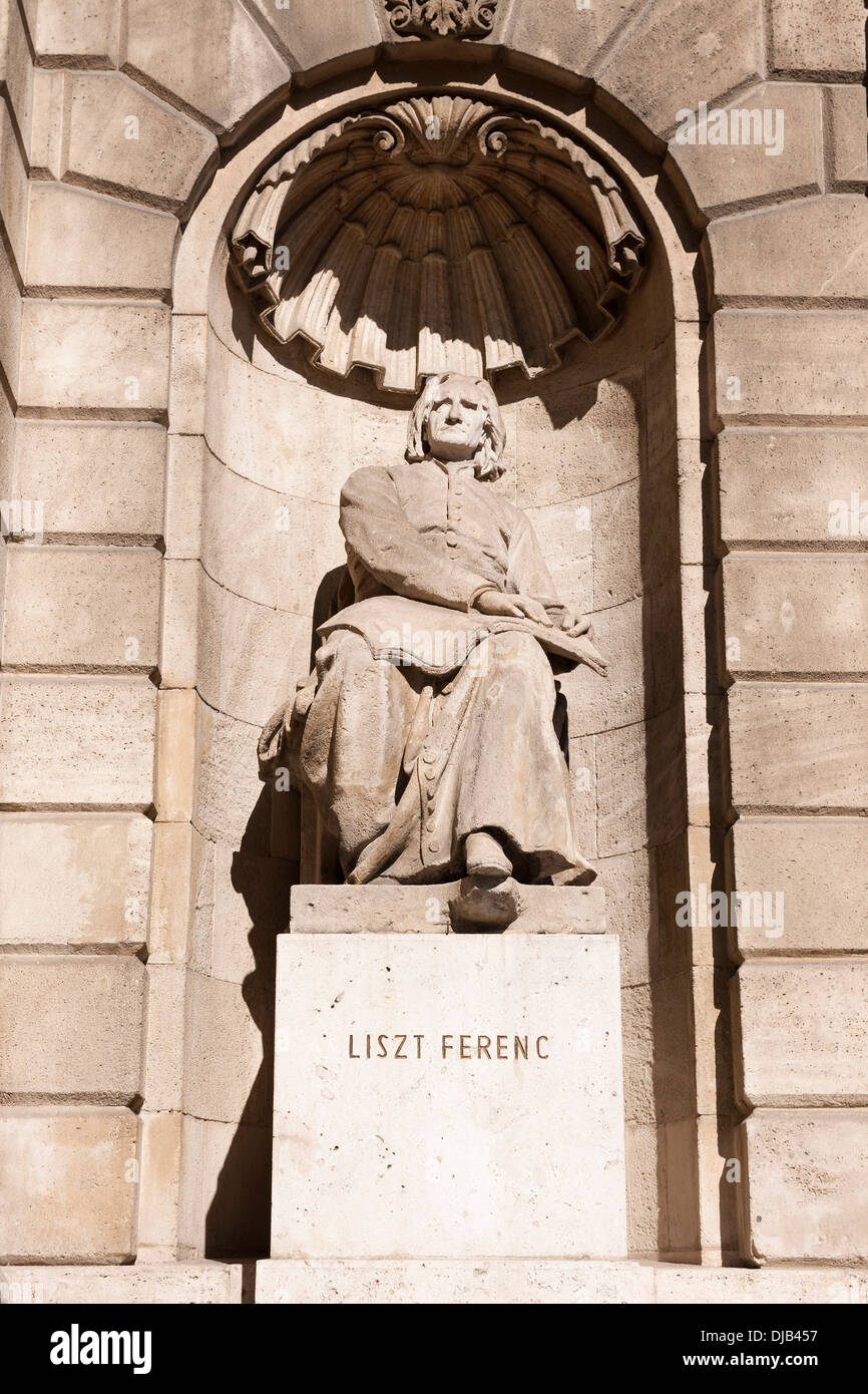 Monumento, Franz Liszt, Teatro dell'Opera Ungherese, Budapest, Ungheria Foto Stock