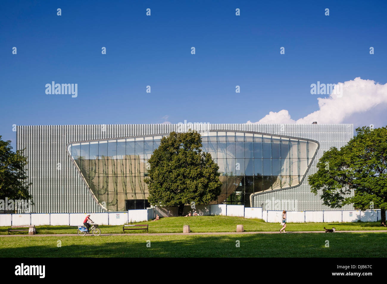 Museo della storia degli ebrei polacchi, Varsavia, Polonia. Architetto: Lahdelma & Mahlamaeki, 2013. Esterno pomeriggio vista del museo Foto Stock