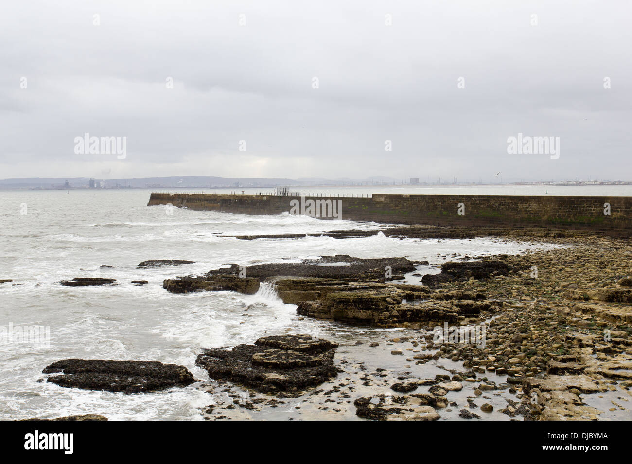 La capezzagna Hartlepool con il mare del Nord Foto Stock