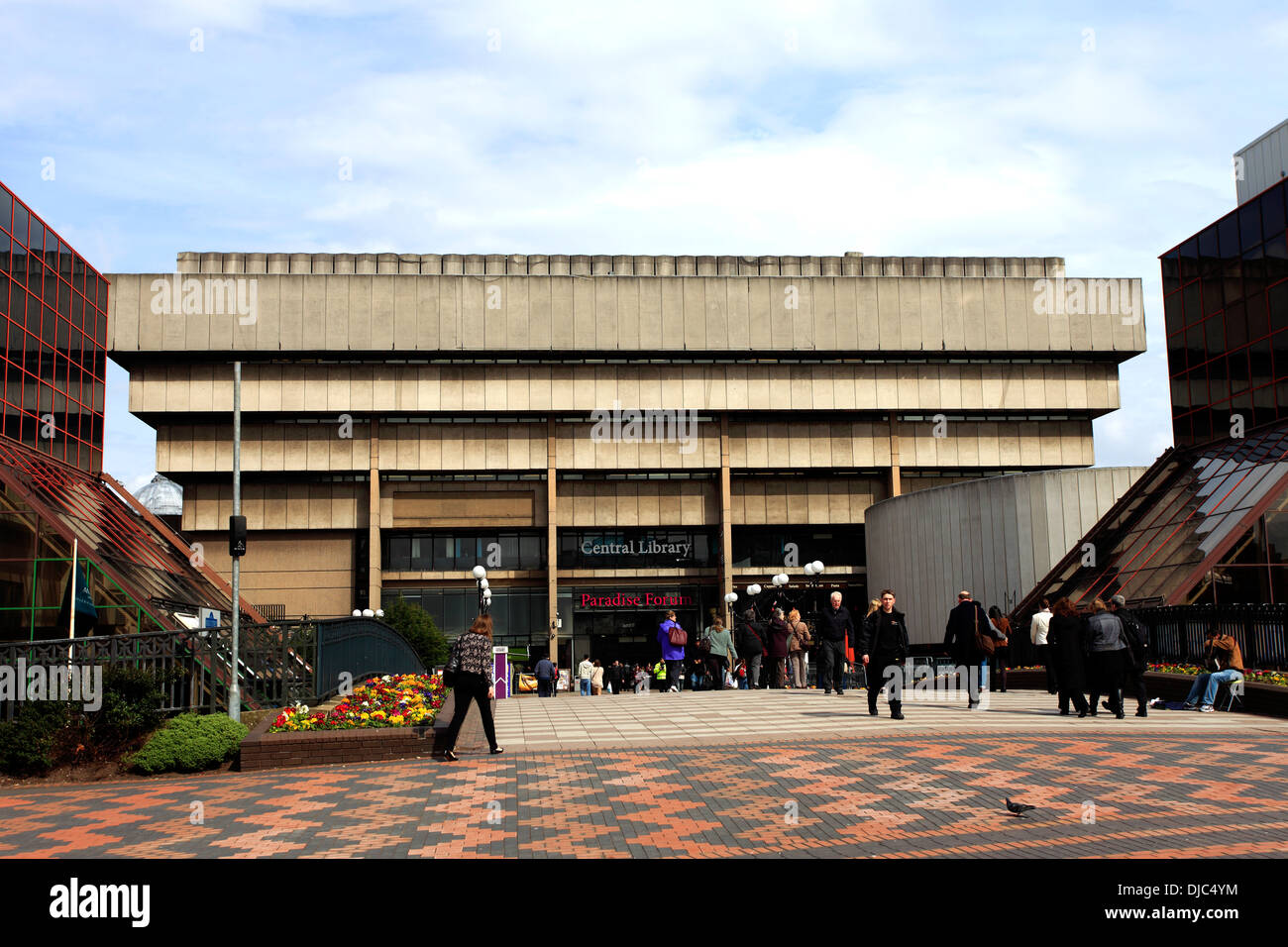 Esterno della Biblioteca Centrale, Centenary Square, Birmingham City, West Midlands, England, Regno Unito Foto Stock