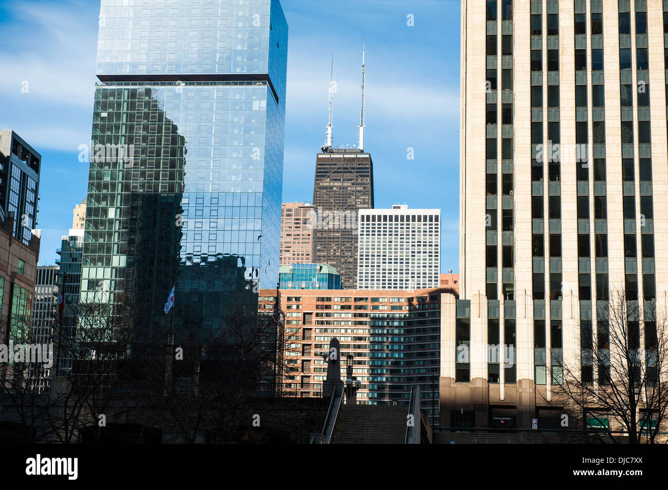 Vista di Chicago vicino al lato nord, tra cui il famoso John Hancock Center. Foto Stock