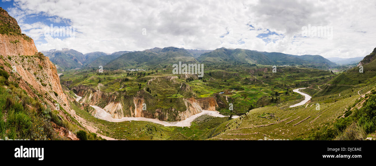 Vista panoramica della Valle di Colca, a nord di Arequipa, Perù. Foto Stock