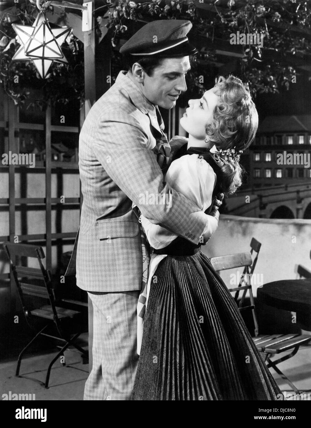 Edmund Purdom e Ann Blyth sul set del film, lo studente Principe, 1954 Foto Stock