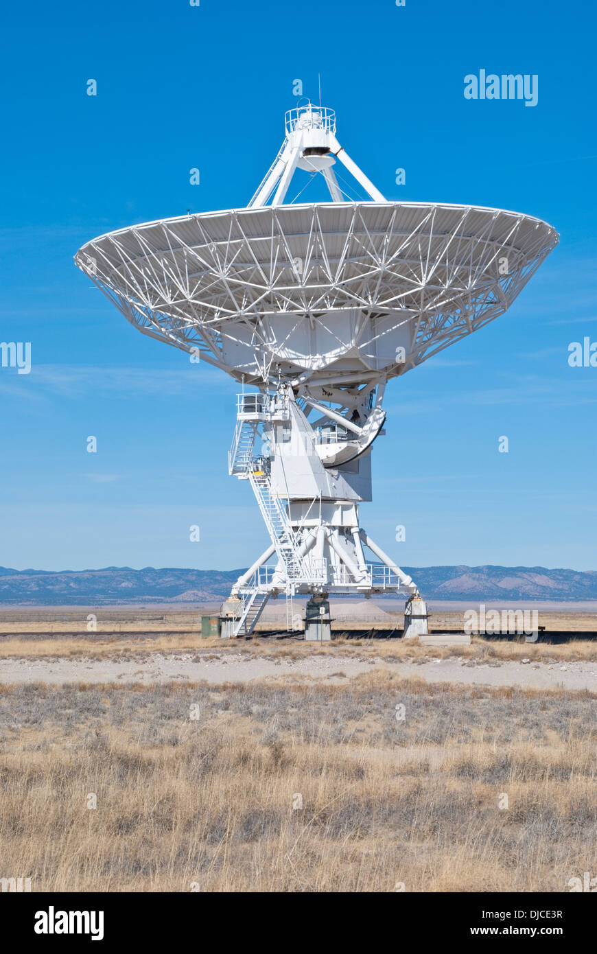 Uno di 27 radio telescopi situati presso la grande schiera. Foto Stock