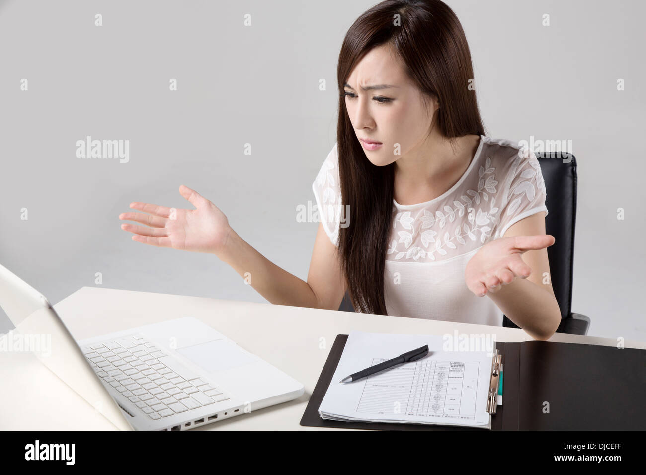 Giovane donna in Business Foto Stock