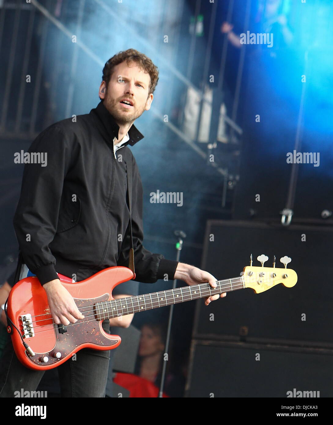 Simon Rix di Kaiser Chiefs Festival della lettura 2012 - Prestazioni - Giorno tre Reading, in Inghilterra - 26.08.12 Foto Stock