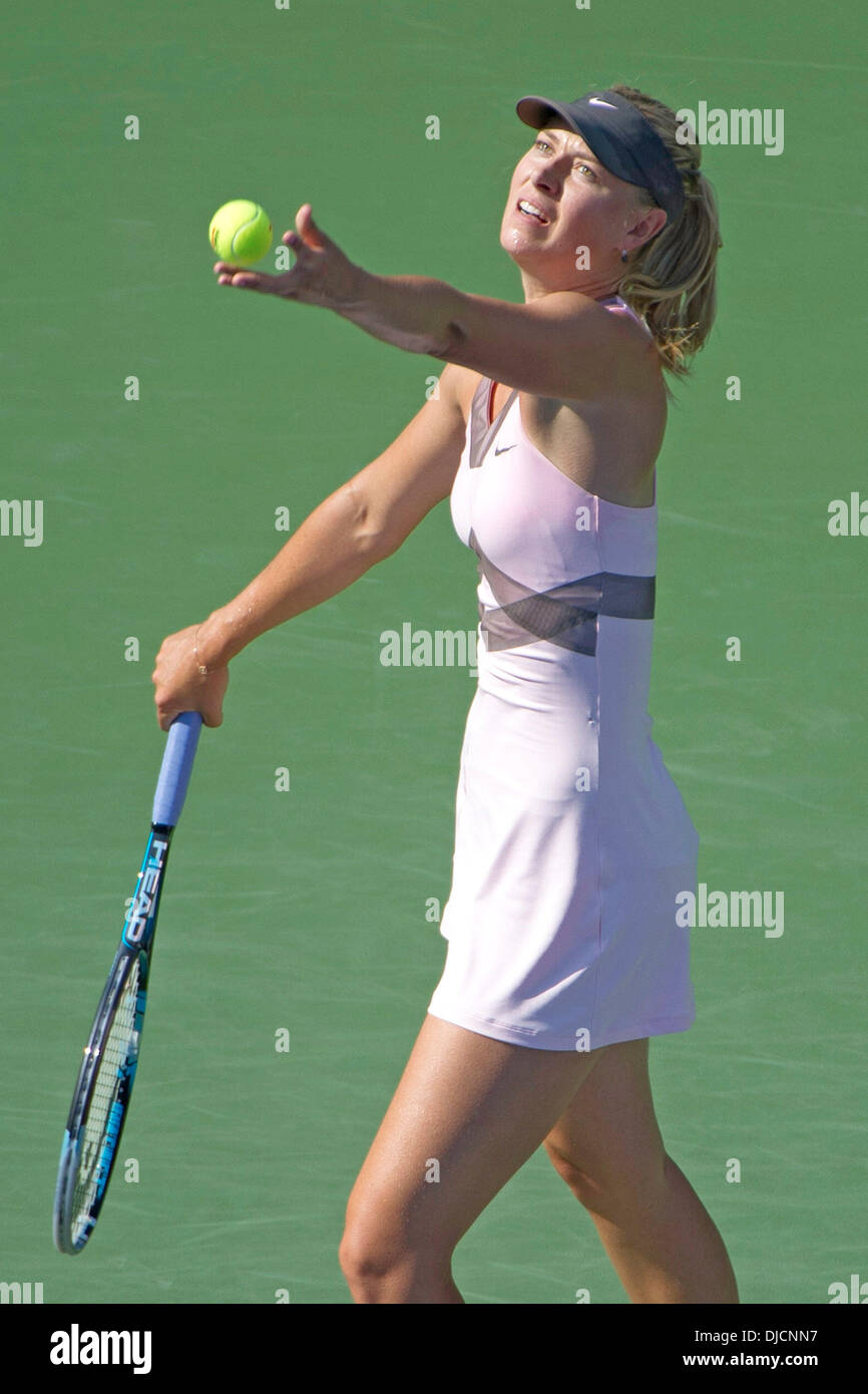 Maria Sharapova US Open 2012 Donna Match - Maria Sharapova vs Mallory Burdette tenutosi presso l'USTA Billie Jean King National Tennis Center. Sharapova sconfigge Burdette 6-1, 6-1 New York City, Stati Uniti d'America - 31.08.12 Foto Stock