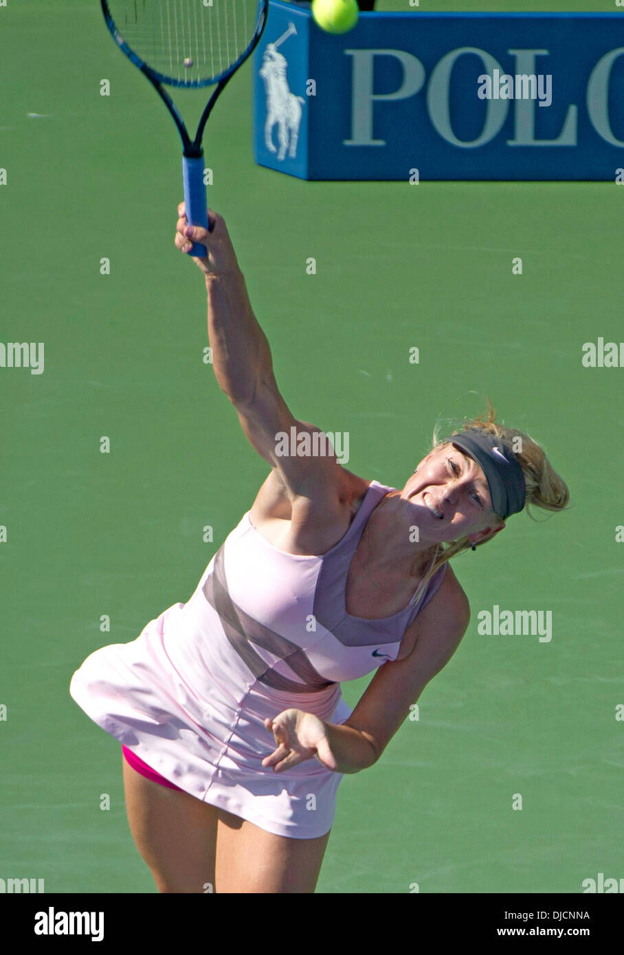 Maria Sharapova US Open 2012 Donna Match - Maria Sharapova vs Mallory Burdette tenutosi presso l'USTA Billie Jean King National Tennis Center. Sharapova sconfigge Burdette 6-1, 6-1 New York City, Stati Uniti d'America - 31.08.12 Foto Stock