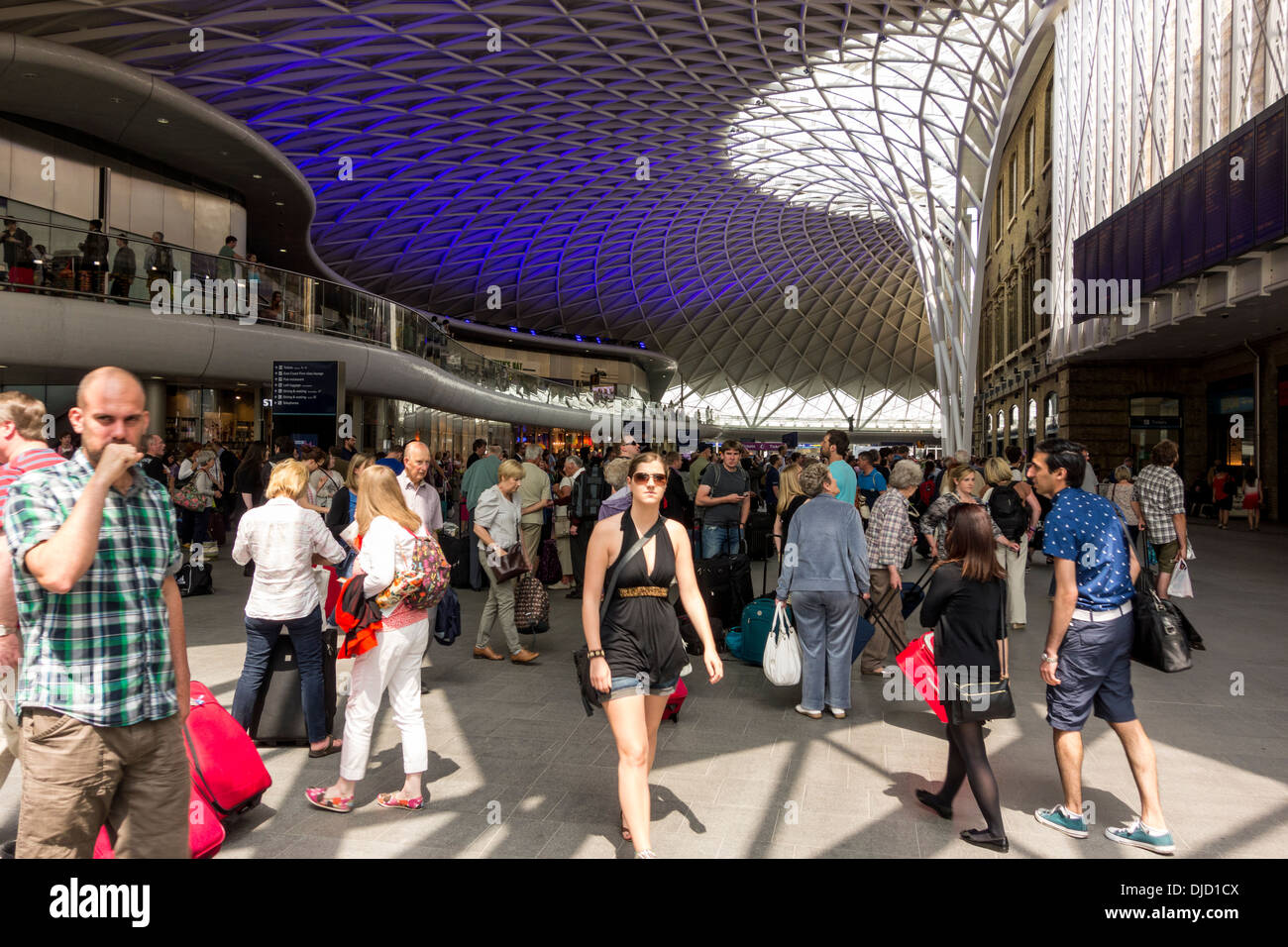 Londra Dalla Stazione Ferroviaria di King's Cross Concourse, REGNO UNITO Foto Stock